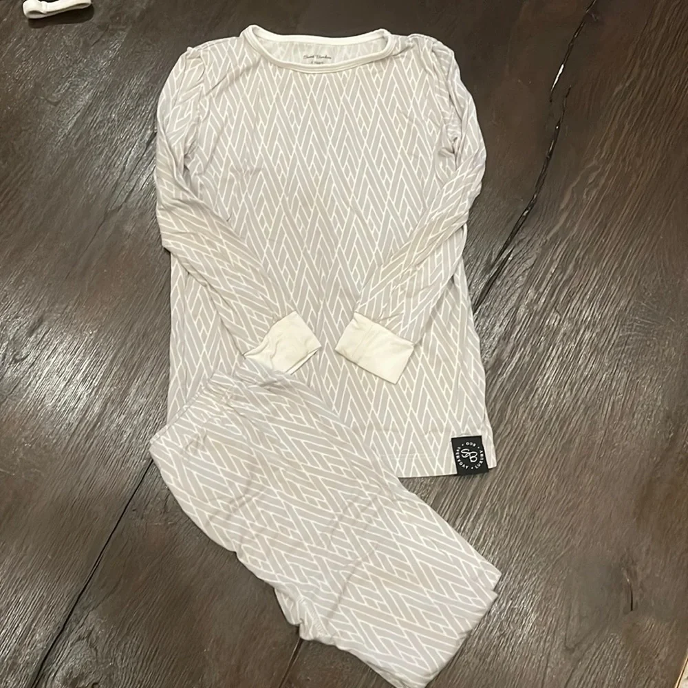 Soft Geometric Kids Pajama Set - Light Gray